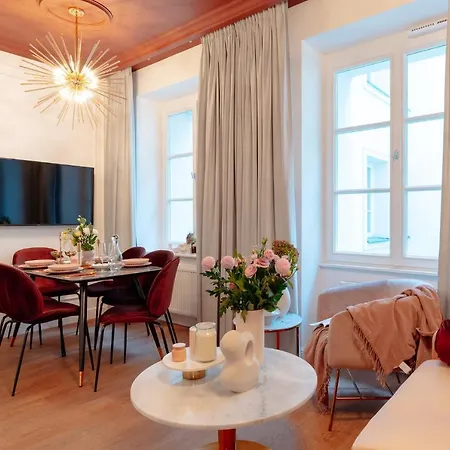 Apartmanhotel Story By Staylab Varsó