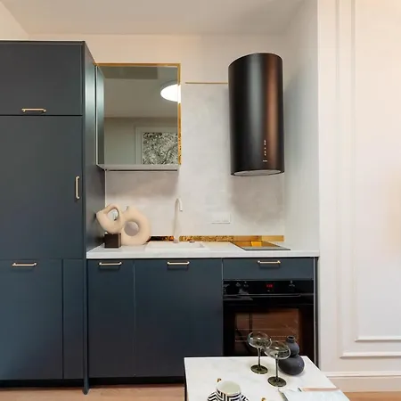 Story By Staylab Varsó