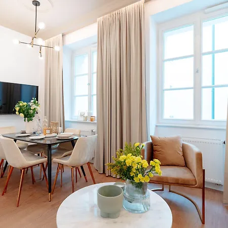 Story By Staylab Varsó