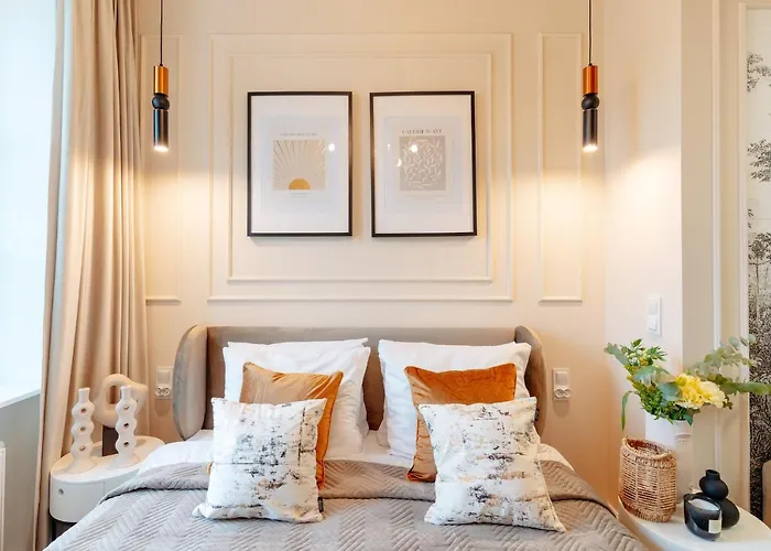 Story By Staylab ורשה